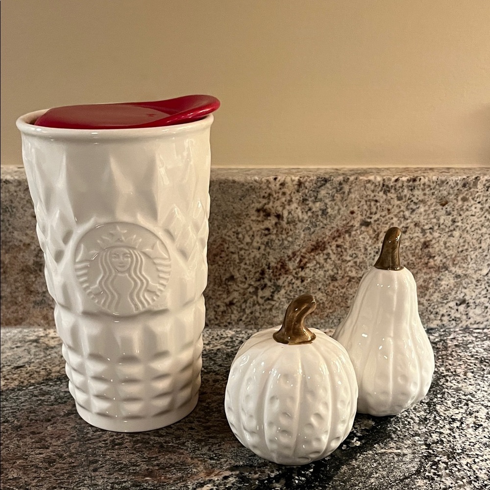 Vintage 2014 Holiday Starbucks Travel Cup ☕️